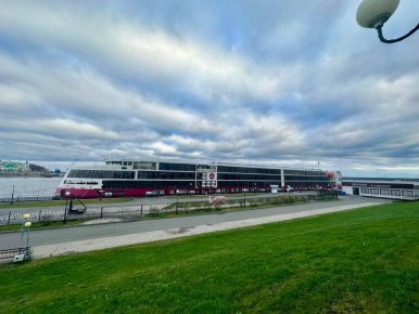 Чебоксары, речная навигация 2025 года завершается парадом лайнеров!