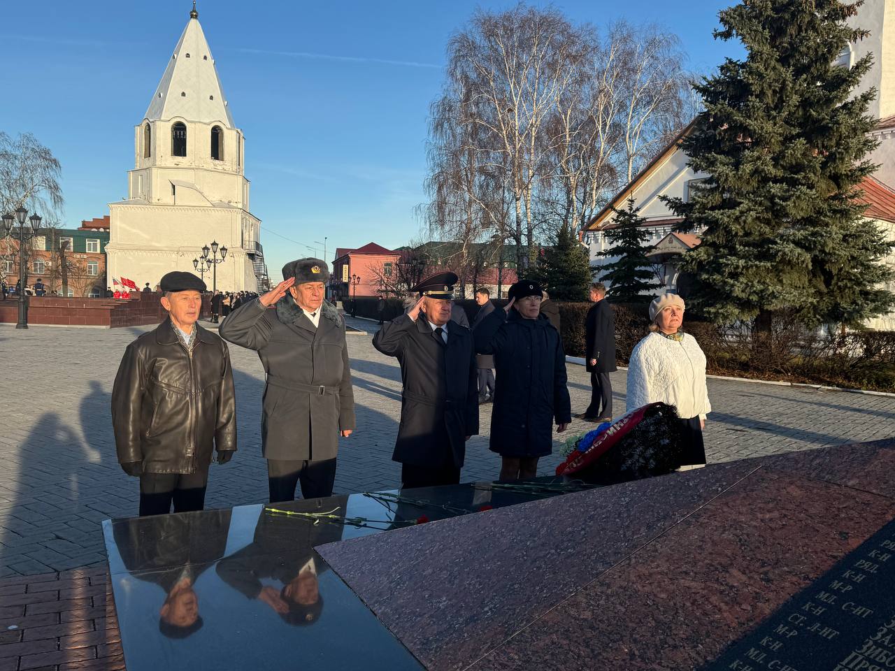 Руководство Сызранского ЛО МВД России на транспорте приняло участие в открытии мемориальной плиты летчику-истребителю Руководство Сызранского ЛО МВД России на транспорте приняло участие в открытии мемориальной плиты летчику-истребителю