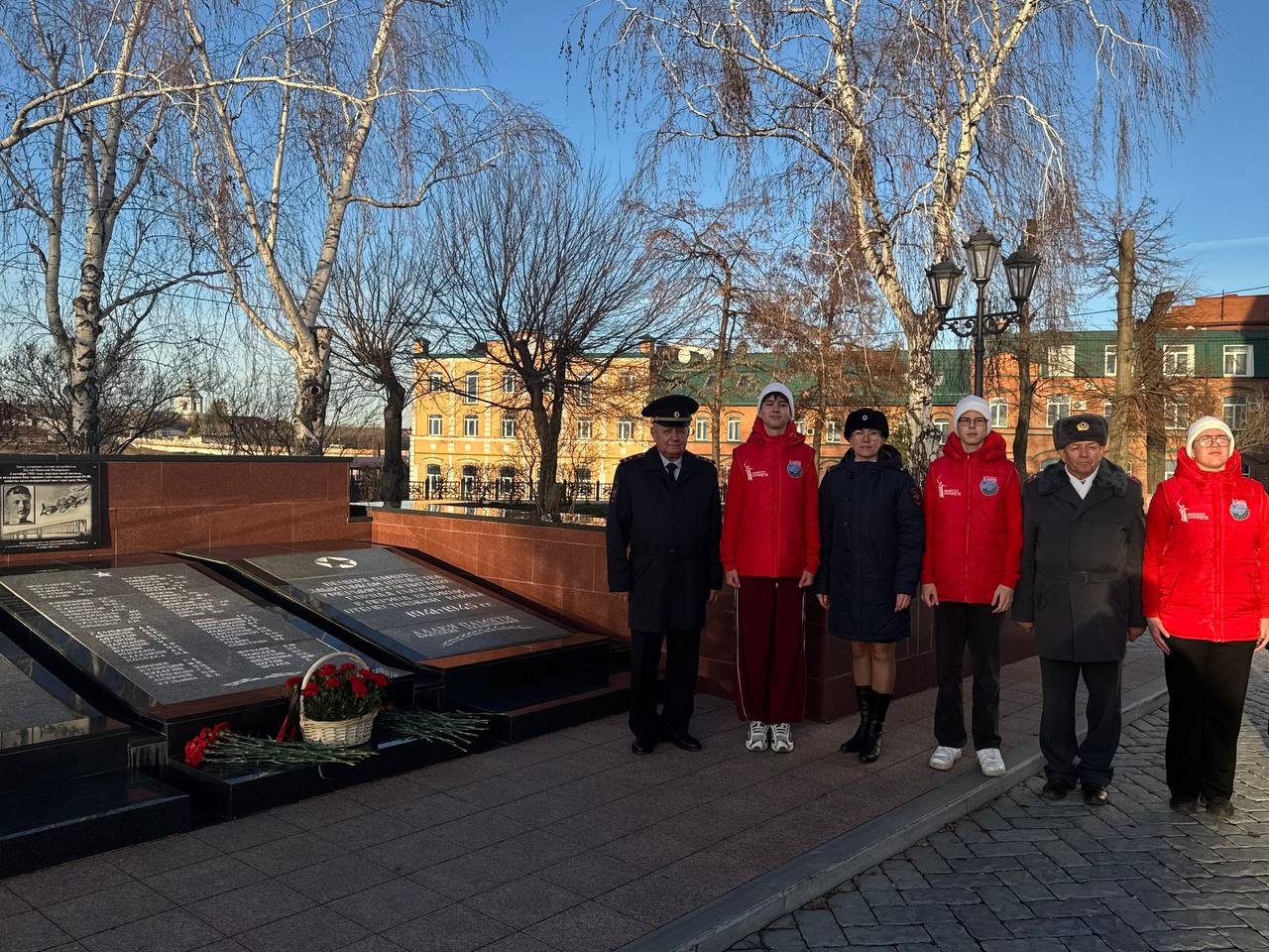 Руководство Сызранского ЛО МВД России на транспорте приняло участие в открытии мемориальной плиты летчику-истребителю Руководство Сызранского ЛО МВД России на транспорте приняло участие в открытии мемориальной плиты летчику-истребителю