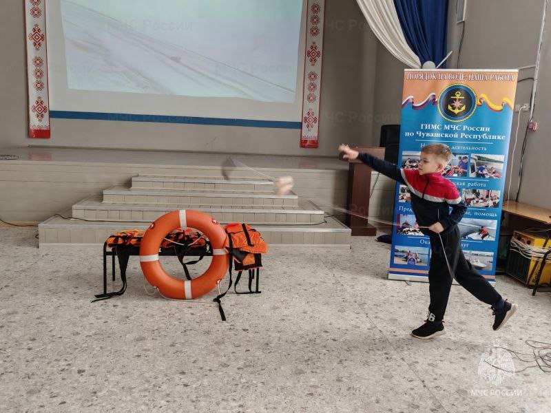 Познавательный урок от сотрудников МЧС России Познавательный урок от сотрудников МЧС России