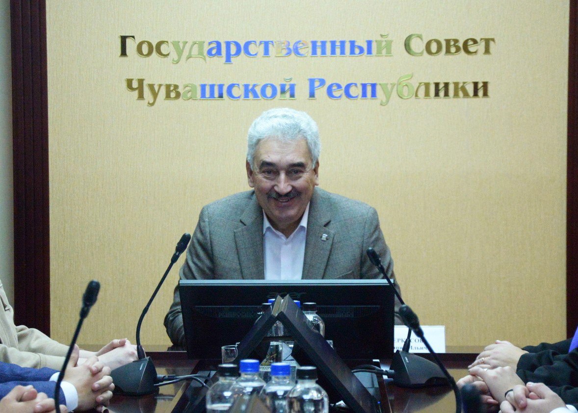 Леонид Черкесов: Уважаемые врачи-педиатры!. Примите искренние поздравления с профессиональным праздником