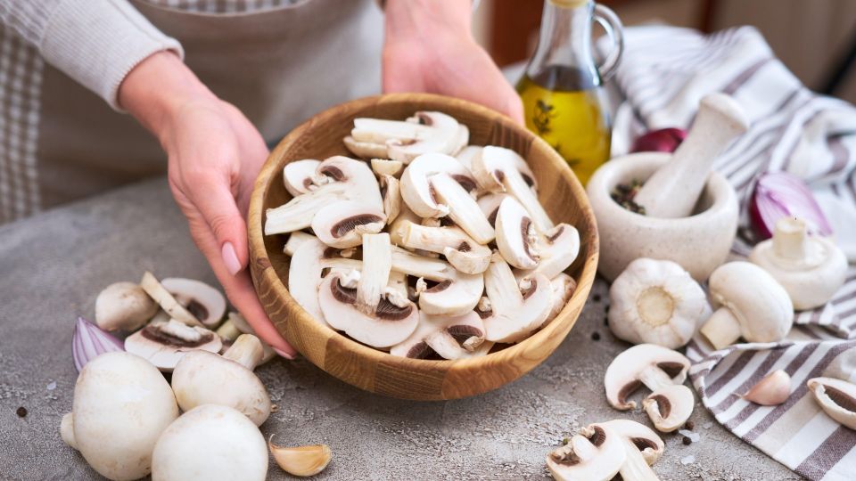 У хороших хозяек шампиньоны не чернеют при готовке: делают с ними вот что