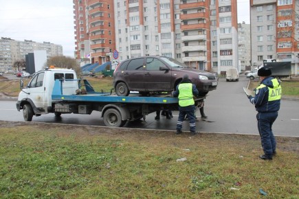 В Чебоксарах проводятся рейды по эвакуации транспорта, оставленного под запрещающими знаками