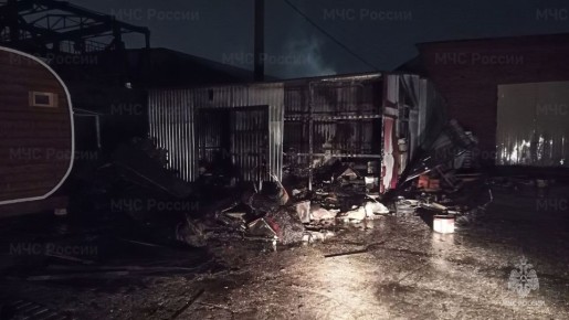 #Сводка_МЧС_Чувашии. За сутки в республике произошли 9 пожаров, причиной двух стала неосторожность при курении 24 ноября огонь повредил склад на улице Олега Беспалова в Чебоксарах