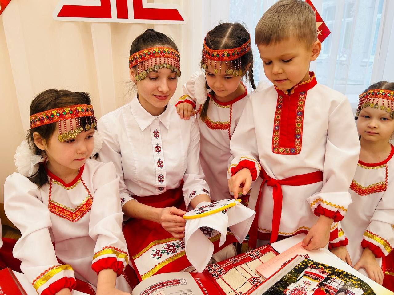 В Чебоксарах проходит Неделя чувашской вышивки! В Чебоксарах проходит Неделя чувашской вышивки!