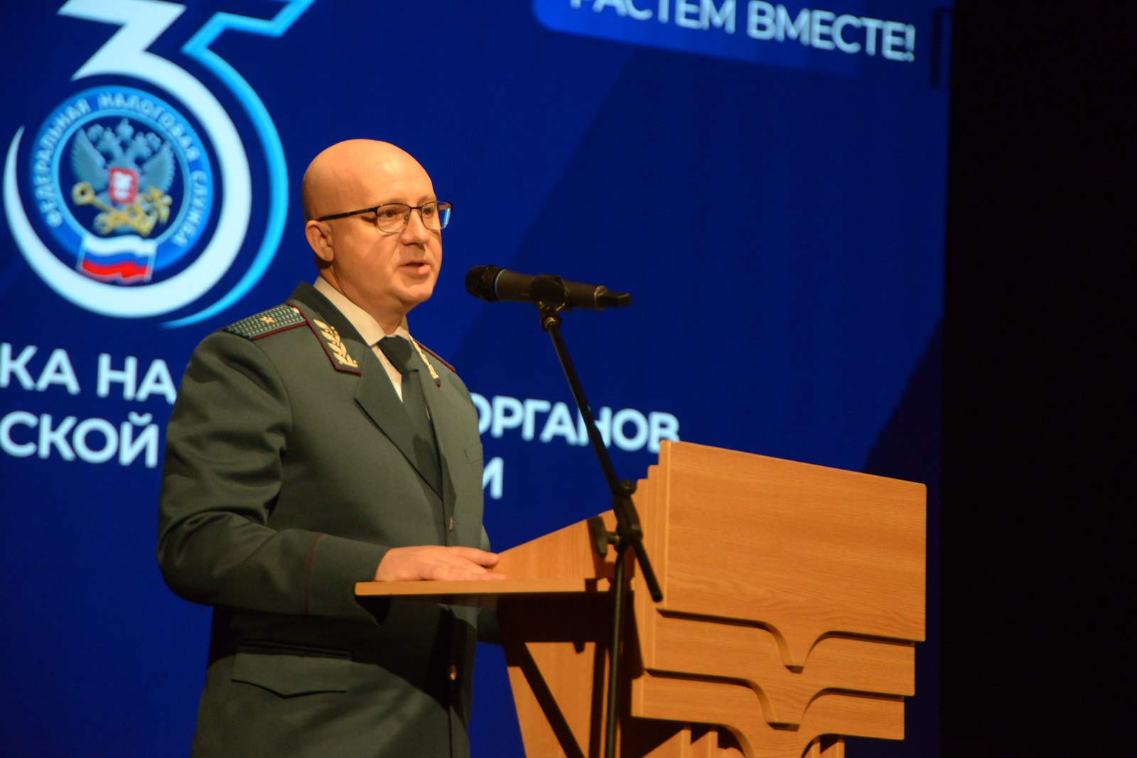 Леонид Черкесов: Налоговая служба отмечает 35-летие Леонид Черкесов: Налоговая служба отмечает 35-летие