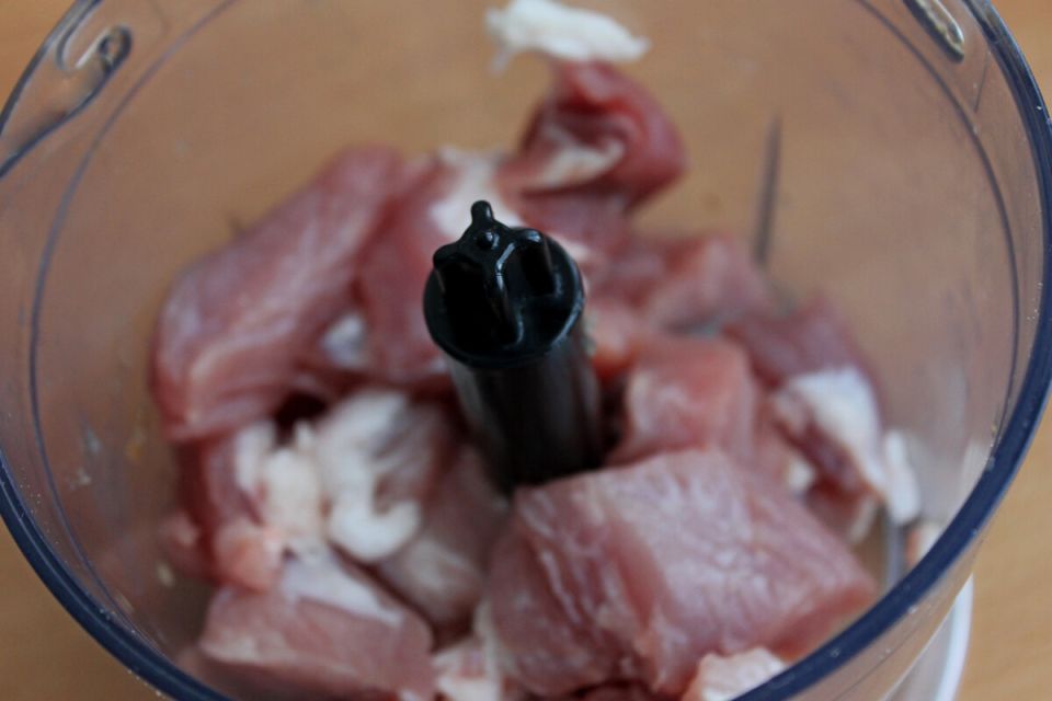 Пасхальный шницель из фарша: мясное угощение с неожиданным акцентом