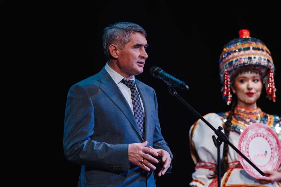 В Чувашии наградили победителей фестиваля школьных театров «Асам» В Чувашии наградили победителей фестиваля школьных театров «Асам»