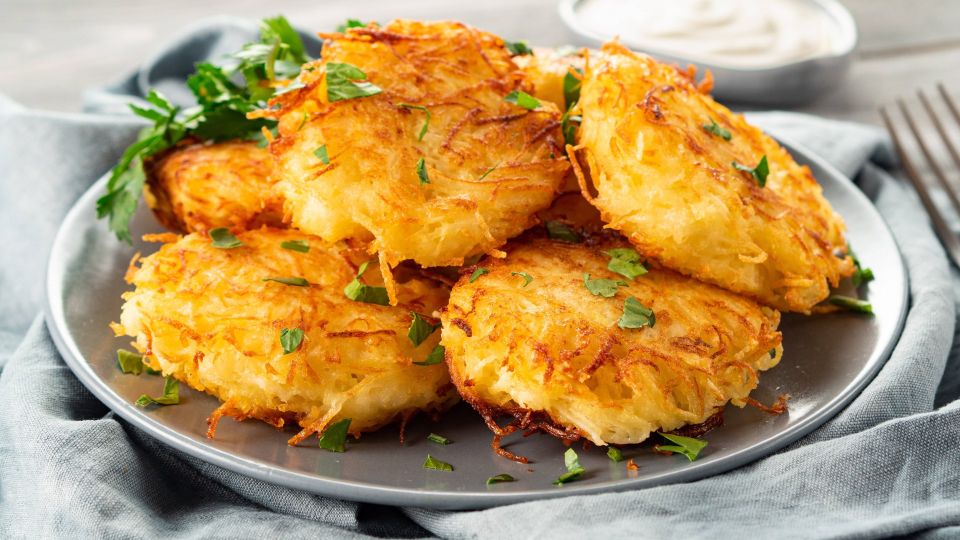 Забудьте о картошке: драники из этих двух продуктов получаются гораздо сочнее