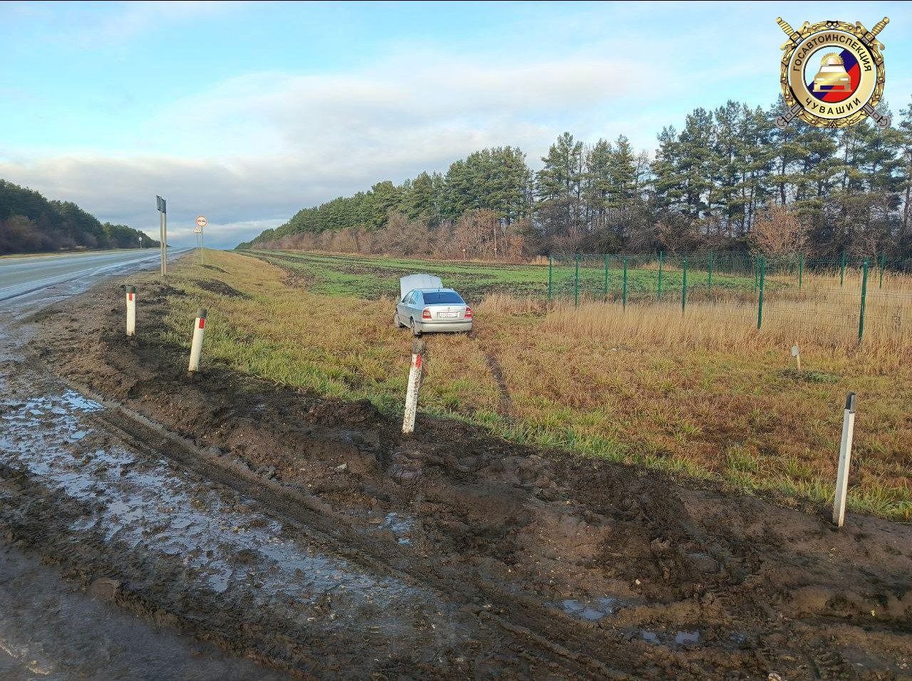 Сотрудники Госавтоинспекции проводят проверку по факту ДТП в Батыревском округе Сотрудники Госавтоинспекции проводят проверку по факту ДТП в Батыревском округе