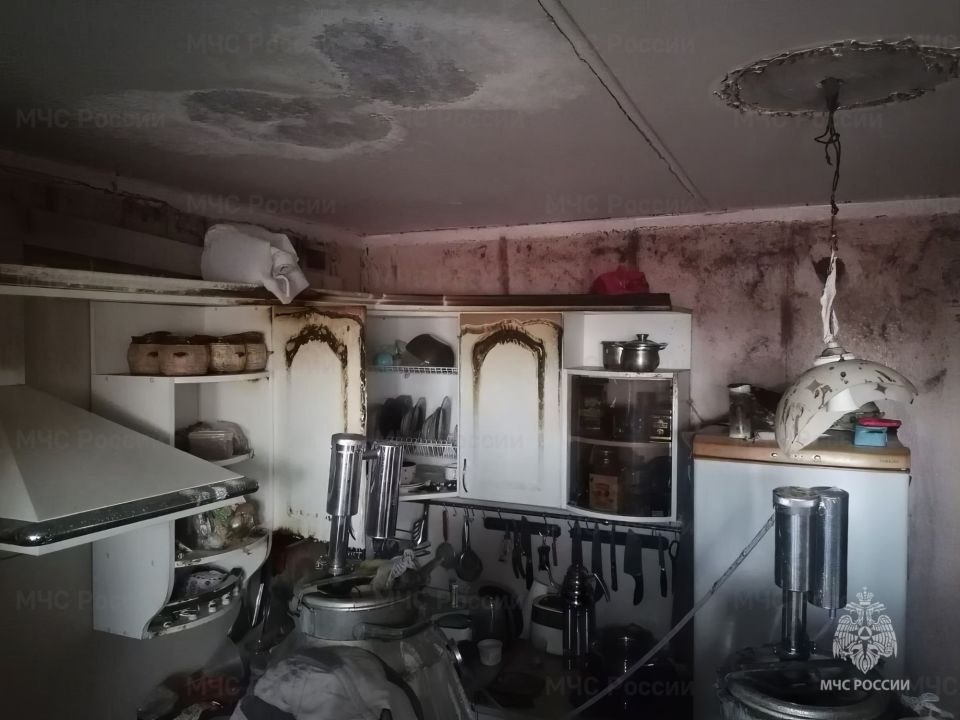 #Сводка_МЧС_Чувашии. В новочебоксарской квартире вспыхнул оставленный на газовой плите самогонный аппарат Инцидент произошел в воскресенье утром в доме №18 на улице Строителей