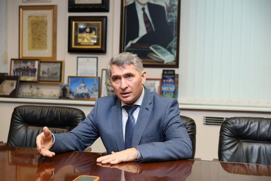 Какие в республике приняты меры защиты критически важных объектов от атак дронов? Насколько сегодня регион подготовлен к подобным угрозам? На эти вопросы корреспондента «Московского комсомольца» ответил Глава Чувашии Олег...