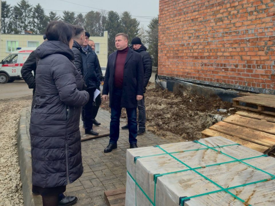 Строительство поликлиники в Моргаушах проверили: от подрядчика потребовали ускорения работ