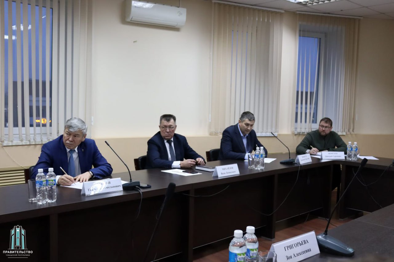 На объектах, пострадавших от атаки беспилотников 26 ноября, под руководством Главы Чувашии Олега Николаева состоялось выездное совещание На объектах, пострадавших от атаки беспилотников 26 ноября, под руководством Главы Чувашии Олега Николаева состоялось выездное совещание