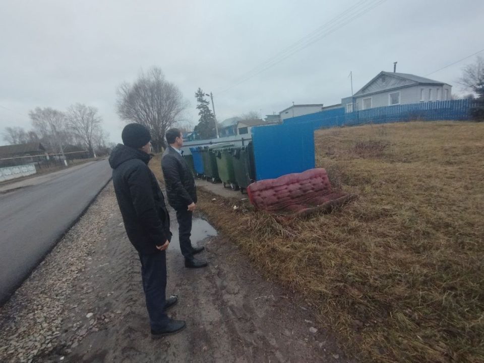 В Шемуршинском округе разбираются с проблемой вывоза мусора в Байдеряково