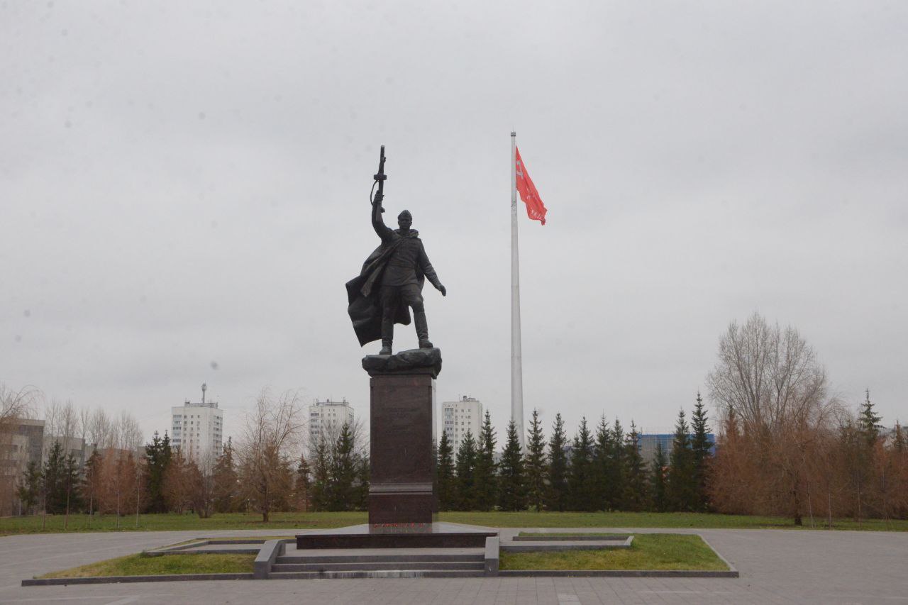 Леонид Черкесов: С коллегами возложили цветы к Вечному огню мемориала памяти Героям Великой Отечественной войны. Леонид Черкесов: С коллегами возложили цветы к Вечному огню мемориала памяти Героям Великой Отечественной войны.