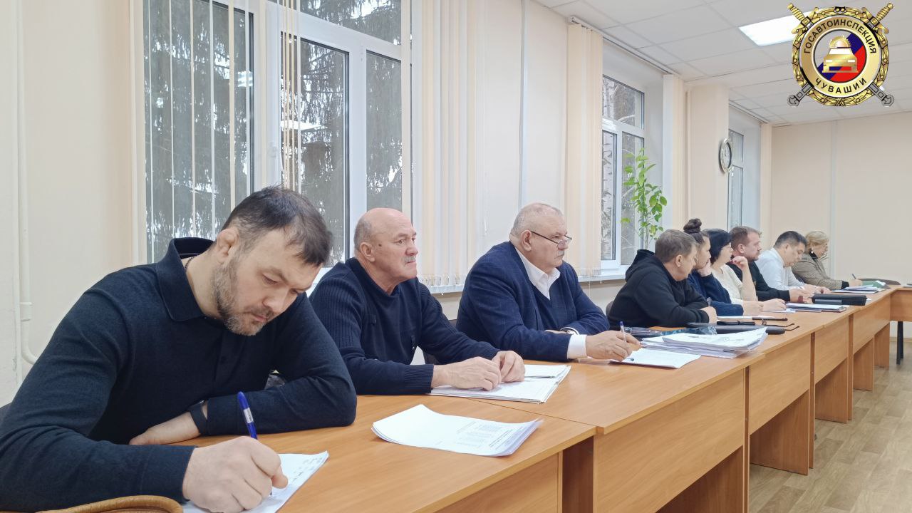 Проведено совещание с руководителями образовательных организаций, осуществляющих профессиональное обучение кандидатов в водители транспортных средств Проведено совещание с руководителями образовательных организаций, осуществляющих профессиональное обучение кандидатов в водители транспортных средств