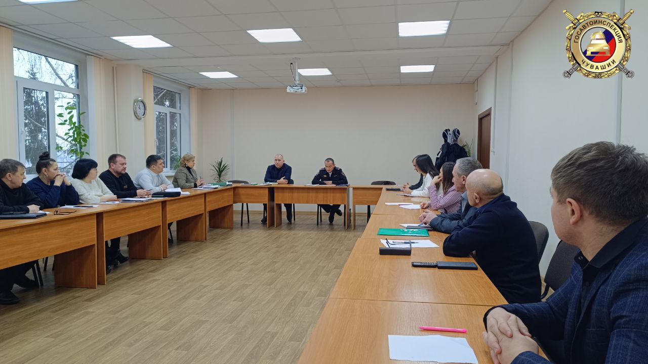 Проведено совещание с руководителями образовательных организаций, осуществляющих профессиональное обучение кандидатов в водители транспортных средств Проведено совещание с руководителями образовательных организаций, осуществляющих профессиональное обучение кандидатов в водители транспортных средств