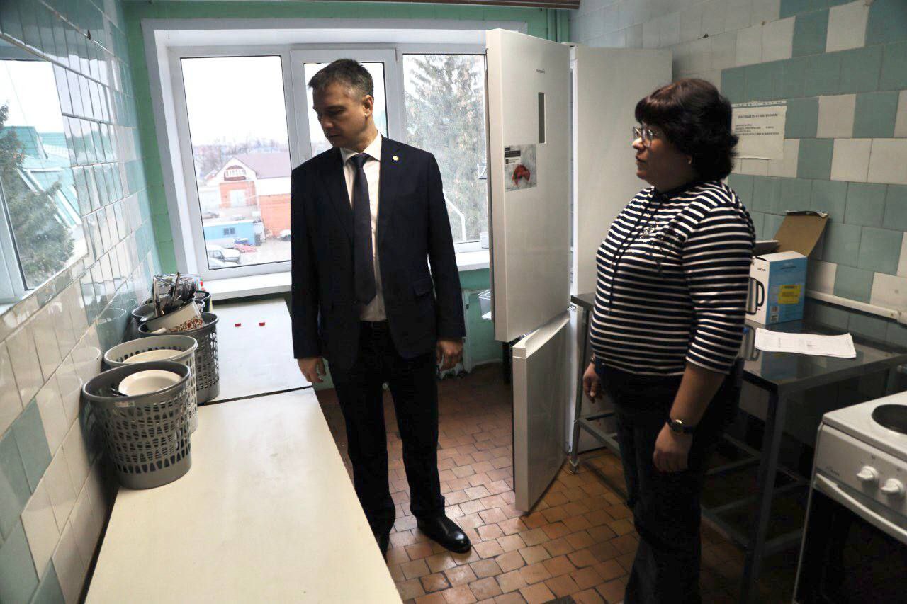 Чебоксарцев, лишившихся жилья из-за атаки дронов, разместят в общежитии техникума Чебоксарцев, лишившихся жилья из-за атаки дронов, разместят в общежитии техникума