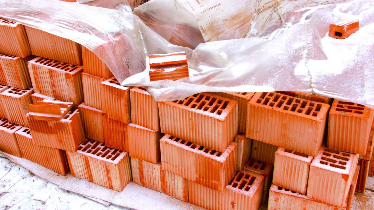 В Чебоксарах продолжаются восстановительные работы после атаки БПЛА В Чебоксарах продолжаются восстановительные работы после атаки БПЛА