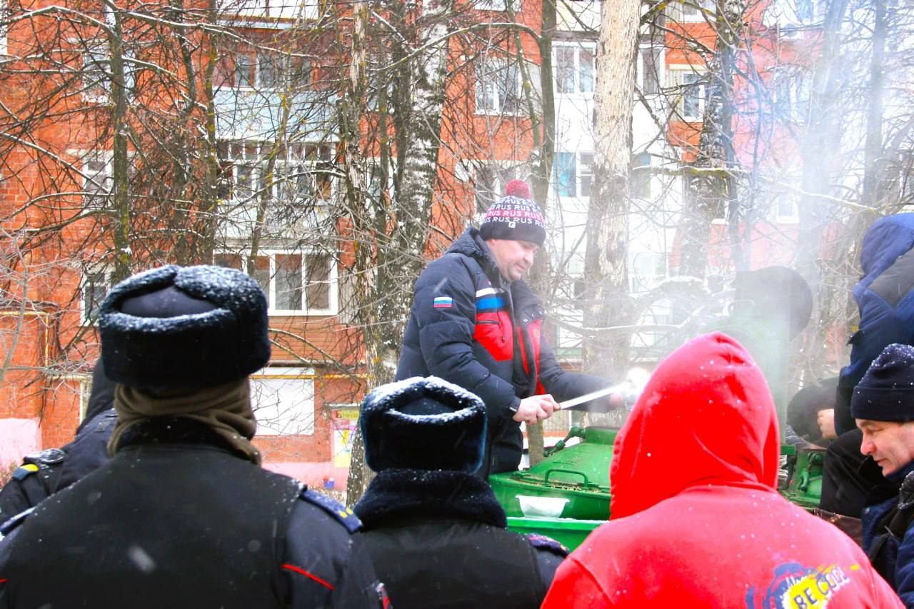 В Чебоксарах продолжаются восстановительные работы после атаки БПЛА В Чебоксарах продолжаются восстановительные работы после атаки БПЛА