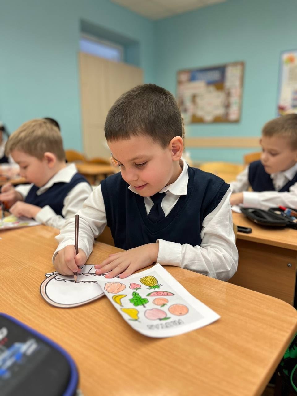 «Поговорим о правильном питании» - именно под таким девизом в чебоксарских школах проходят мероприятия, главная цель которых - закрепить знания ребят о здоровой пище, обсудить витаминную составляющую овощей и фруктов «Поговорим о правильном питании» - именно под таким девизом в чебоксарских школах проходят мероприятия, главная цель которых - закрепить знания ребят о здоровой пище, обсудить витаминную составляющую овощей и фруктов