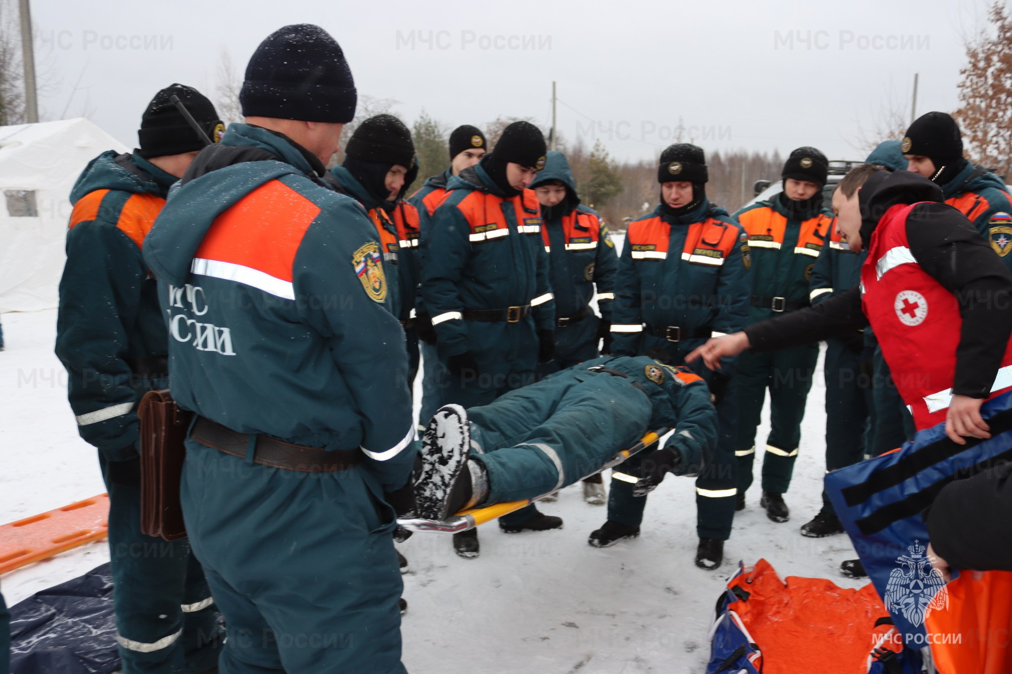 #БудниМЧС. Аэромобильная группировка Главного управления МЧС России по Чувашии проверила свою готовность к ликвидации последствий аварий на зимних дорогах Спасатели провели учения по оказанию помощи водителям, попавшим в... #БудниМЧС. Аэромобильная группировка Главного управления МЧС России по Чувашии проверила свою готовность к ликвидации последствий аварий на зимних дорогах Спасатели провели учения по оказанию помощи водителям, попавшим в...