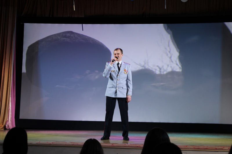 В Чувашии сотрудники полиции провели профориентационную встречу и вручили первые паспорта школьникам Козловского округа В Чувашии сотрудники полиции провели профориентационную встречу и вручили первые паспорта школьникам Козловского округа