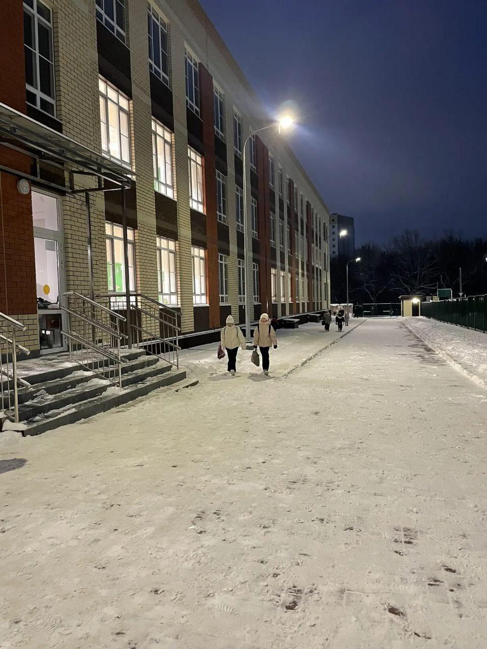 Вопросы обеспечения безопасного пребывания детей в образовательных учреждениях в зимний период находятся на особом контроле администрации города Чебоксары