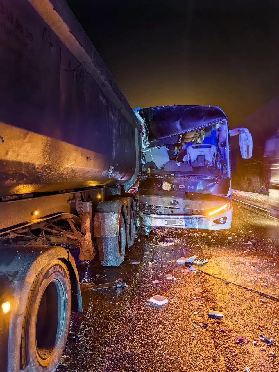 В Чувашии устанавливаются обстоятельства ДТП с пассажирским автобусом В Чувашии устанавливаются обстоятельства ДТП с пассажирским автобусом