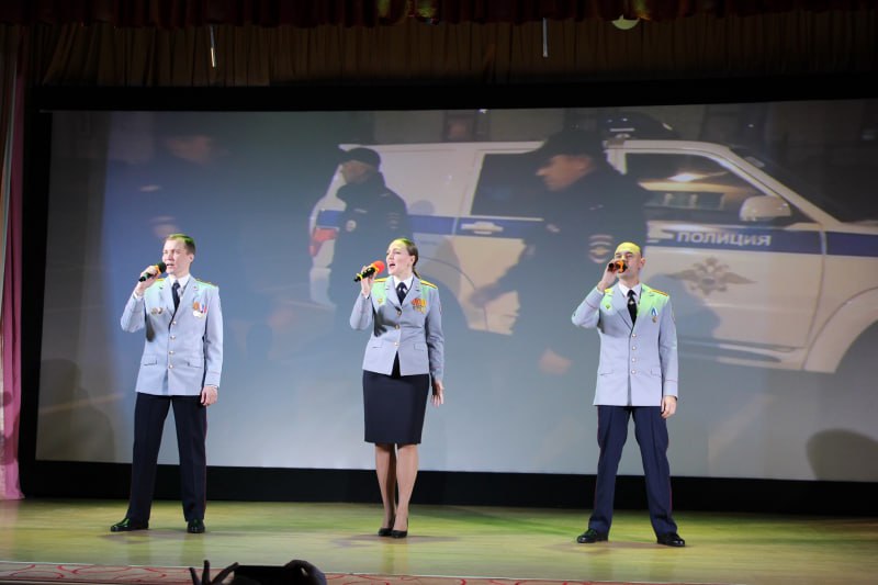 В Чувашии сотрудники полиции провели профориентационную встречу и вручили первые паспорта школьникам Козловского округа В Чувашии сотрудники полиции провели профориентационную встречу и вручили первые паспорта школьникам Козловского округа