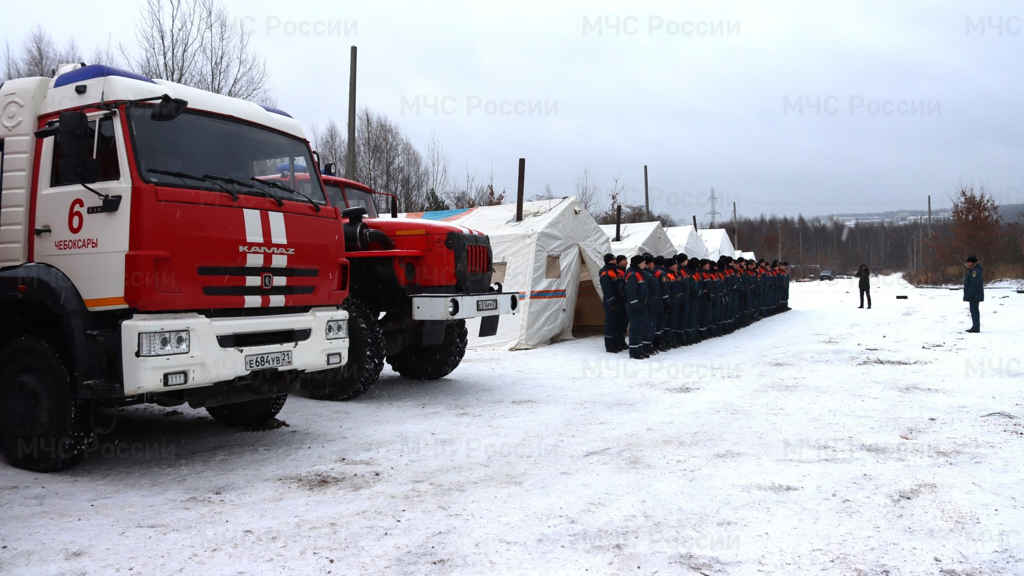 #БудниМЧС. Аэромобильная группировка Главного управления МЧС России по Чувашии проверила свою готовность к ликвидации последствий аварий на зимних дорогах Спасатели провели учения по оказанию помощи водителям, попавшим в...