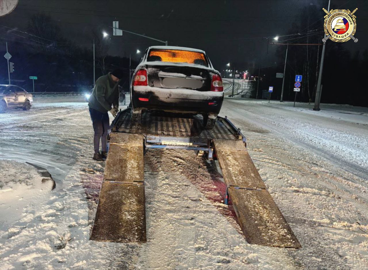 11 декабря 2025 года около часу ночи экипажем ОБ ДПС по г. Чебоксары был задержан водитель в сильнейшем алкогольном опьянении 11 декабря 2025 года около часу ночи экипажем ОБ ДПС по г. Чебоксары был задержан водитель в сильнейшем алкогольном опьянении