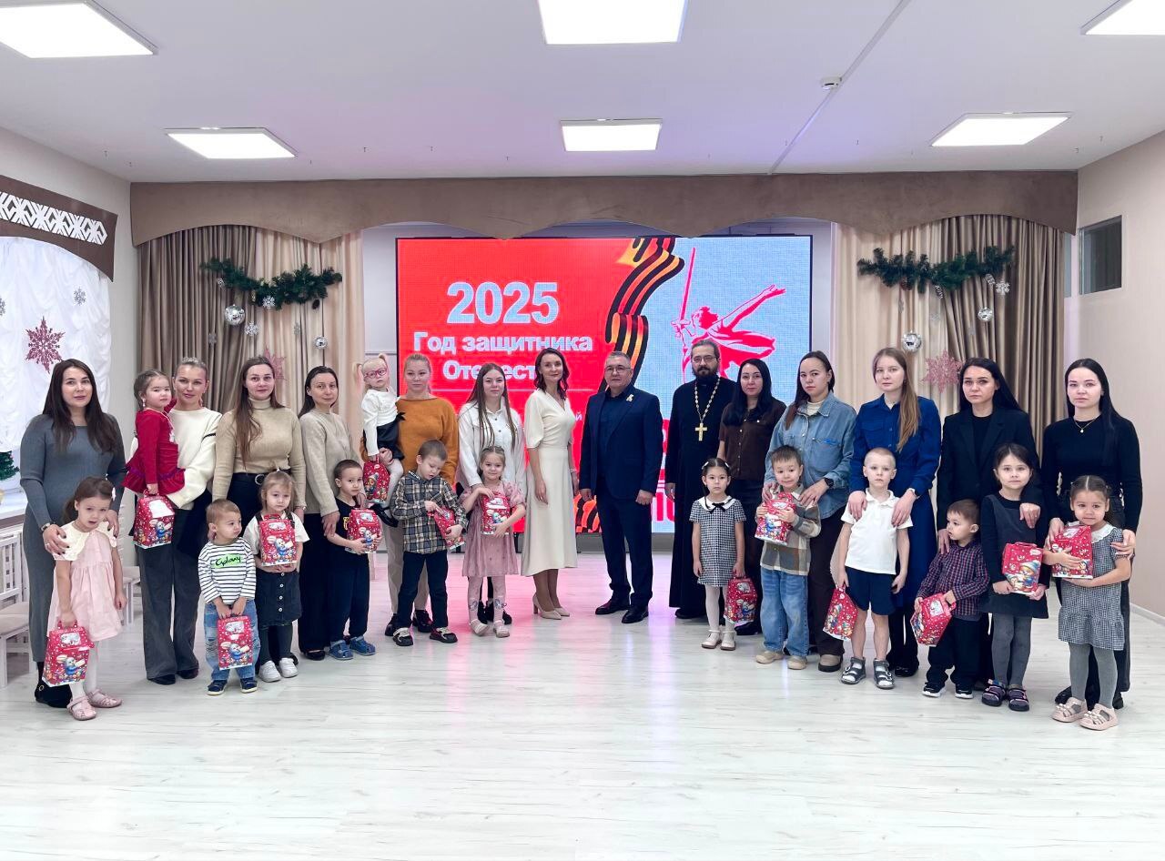 В Год защитника Отечества в России и Год Победы и патриотизма в Чувашии в детском саду №202 «Город Чудес» открылся патриотический холл