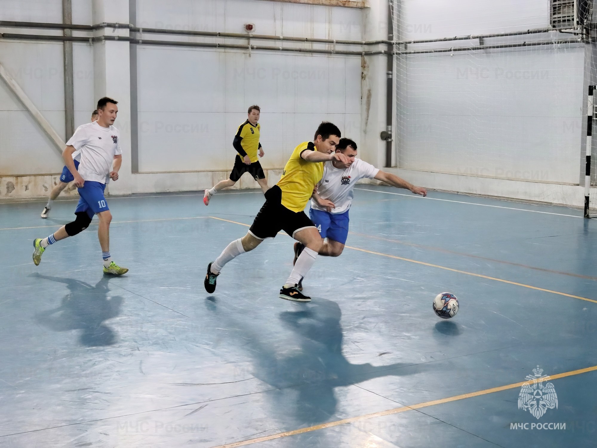 В Чебоксарах прошел футбольный турнир в честь Дня спасателя