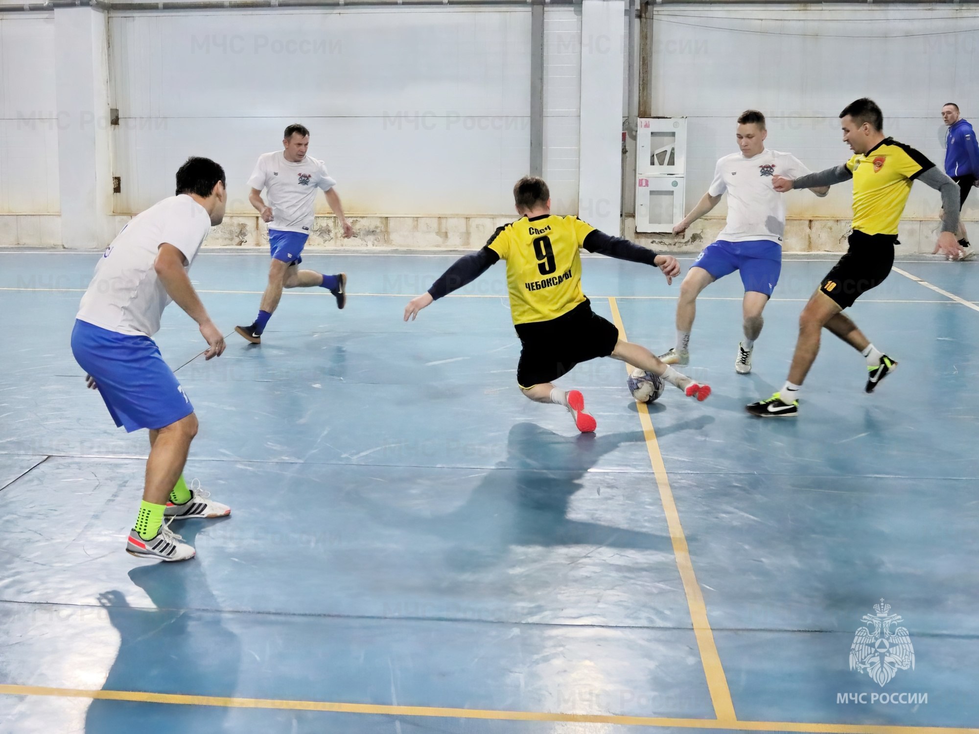 В Чебоксарах прошел футбольный турнир в честь Дня спасателя В Чебоксарах прошел футбольный турнир в честь Дня спасателя