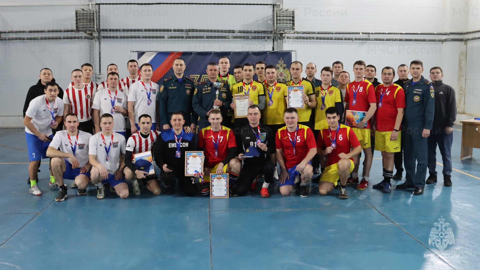 В Чебоксарах прошел футбольный турнир в честь Дня спасателя В Чебоксарах прошел футбольный турнир в честь Дня спасателя