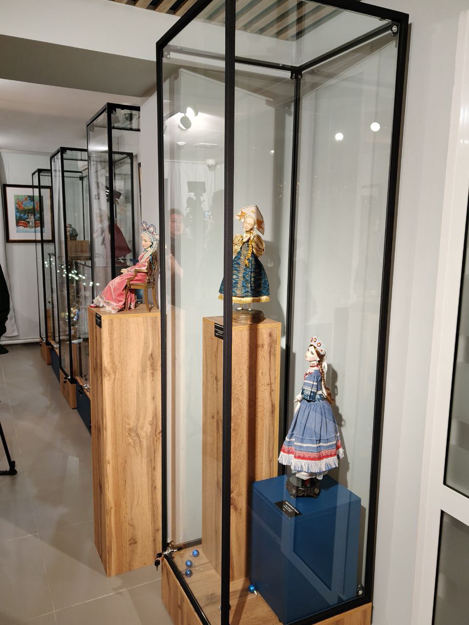 В Чебоксарах начала работать арт-галерея «Счастье на Волге» В Чебоксарах начала работать арт-галерея «Счастье на Волге»