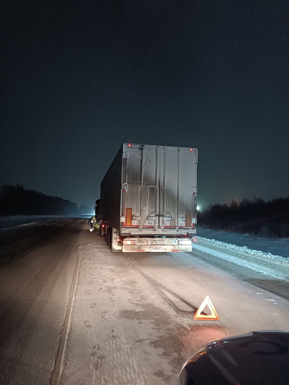 14 декабря на 652 км федеральной трассы М-7 «Волга» в условиях метели и пронизывающего ветра заглохла грузовая фура, следовавшая из Казани в Москву