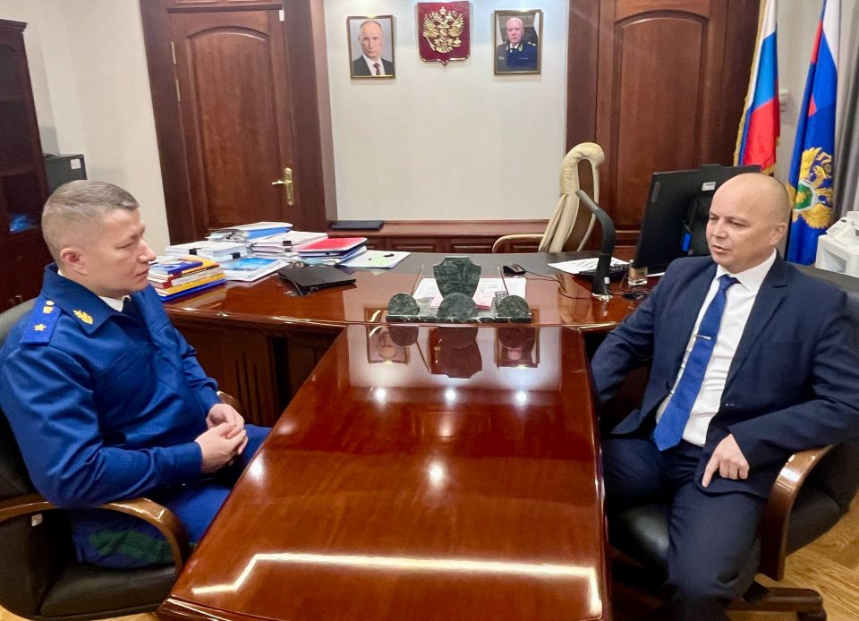 Состоялась рабочая встреча прокурора Чувашии Эдуарда Гиматова и председателя республиканской общественной организации Общероссийской общественной организации инвалидов «Всероссийское ордена Трудового Красного Знамени...