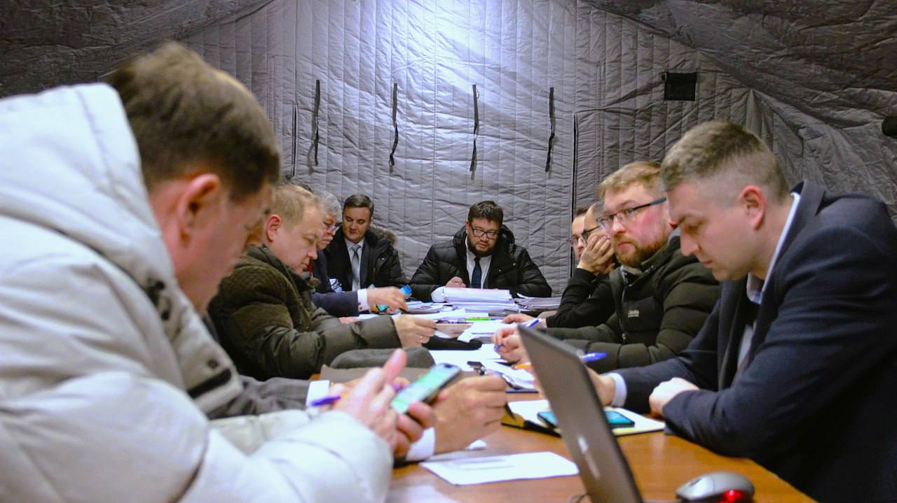 Работа по восстановлению домов после атаки БПЛА продолжается в ежедневном режиме Работа по восстановлению домов после атаки БПЛА продолжается в ежедневном режиме