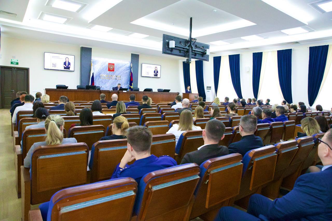 Коллектив прокуратуры Чувашии встретился с депутатом Государственной Думы России Аленой Аршиновой Коллектив прокуратуры Чувашии встретился с депутатом Государственной Думы России Аленой Аршиновой