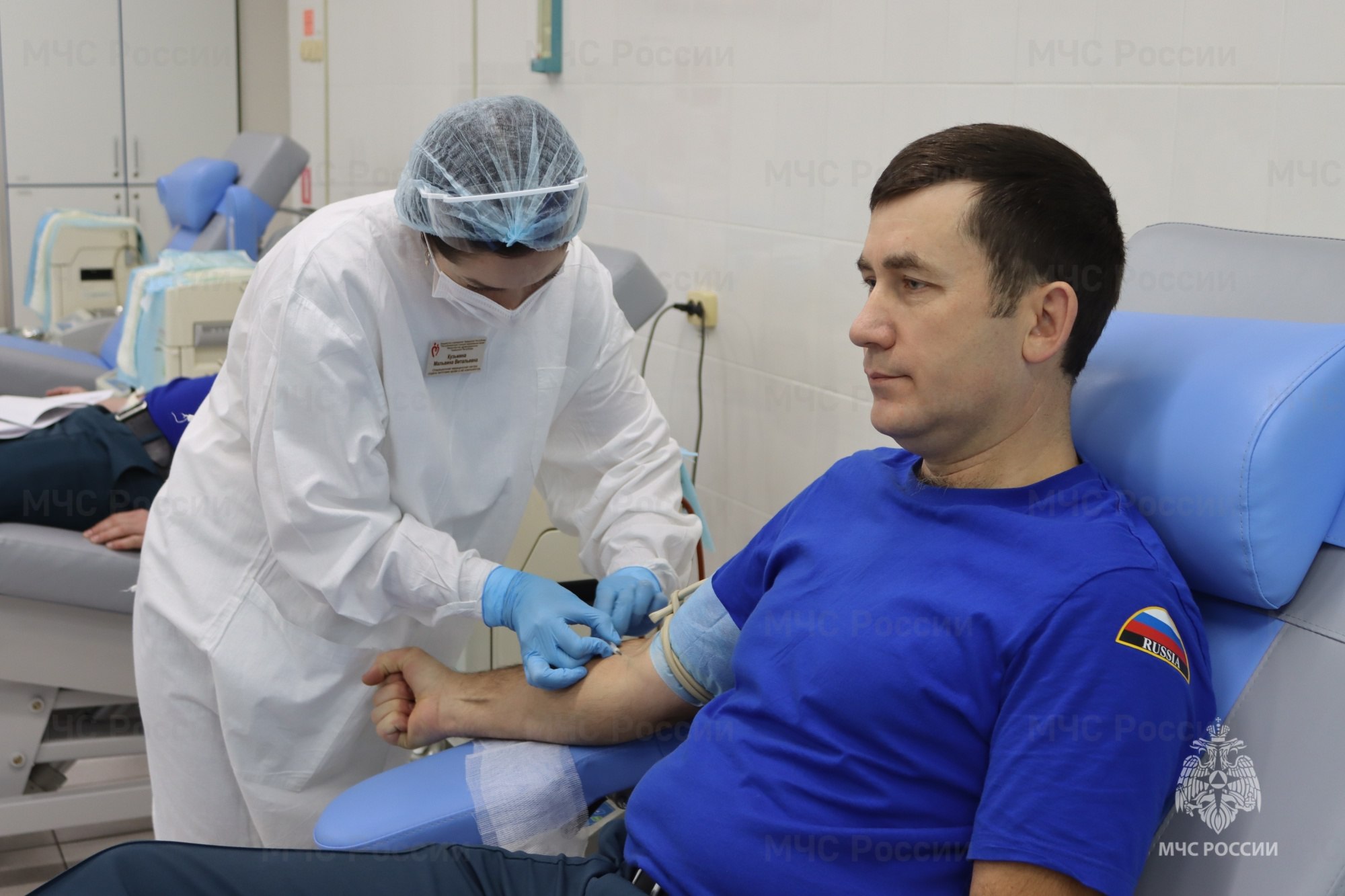 Сотрудники МЧС России сдали более 17 литров донорской крови для больниц Чувашии Сотрудники МЧС России сдали более 17 литров донорской крови для больниц Чувашии