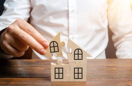 Как без хлопот передать долю в квартире родственнику: основные шаги и советы