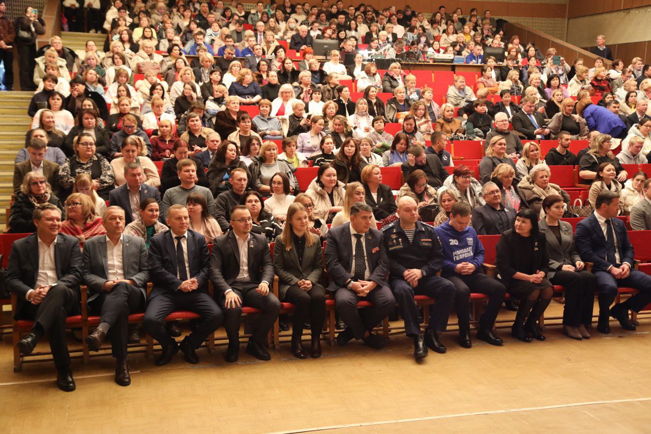 Леонид Черкесов: Состоялась Конференция Чебоксарского городского местного отделения «Единой России», задавшая чёткий вектор нашей дальнейшей работы Леонид Черкесов: Состоялась Конференция Чебоксарского городского местного отделения «Единой России», задавшая чёткий вектор нашей дальнейшей работы