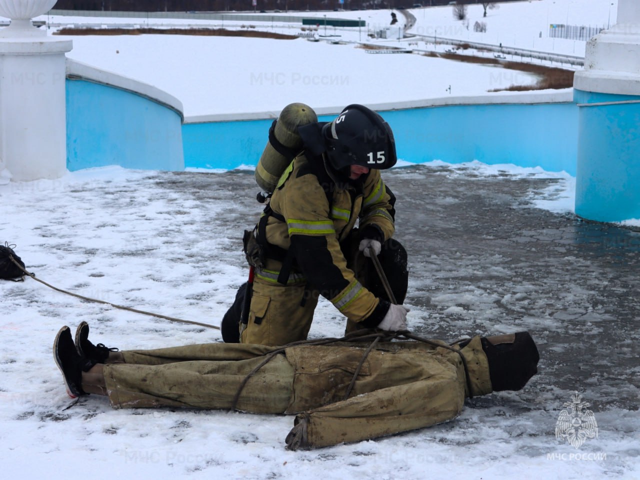 350 ступеней, гири, шины и кувалды: в Чебоксарах определили самых выносливых пожарных 350 ступеней, гири, шины и кувалды: в Чебоксарах определили самых выносливых пожарных