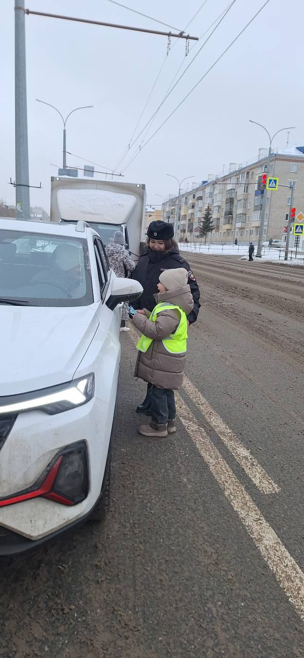 Сотрудники Госавтоинспекции города Чебоксары присоединились к Всероссийской акции «Полицейский Дед Мороз» Сотрудники Госавтоинспекции города Чебоксары присоединились к Всероссийской акции «Полицейский Дед Мороз»