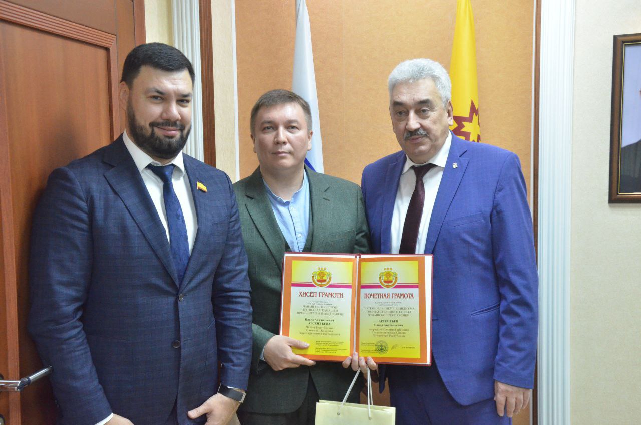 Леонид Черкесов: Провел рабочую встречу по развитию авиаперевозок с Генеральным директором Международного Аэропорта Чебоксары Русланом Минаевым и советником первого заместителя гендиректора ПАО «Аэрофлот» Денисом Бехером Леонид Черкесов: Провел рабочую встречу по развитию авиаперевозок с Генеральным директором Международного Аэропорта Чебоксары Русланом Минаевым и советником первого заместителя гендиректора ПАО «Аэрофлот» Денисом Бехером