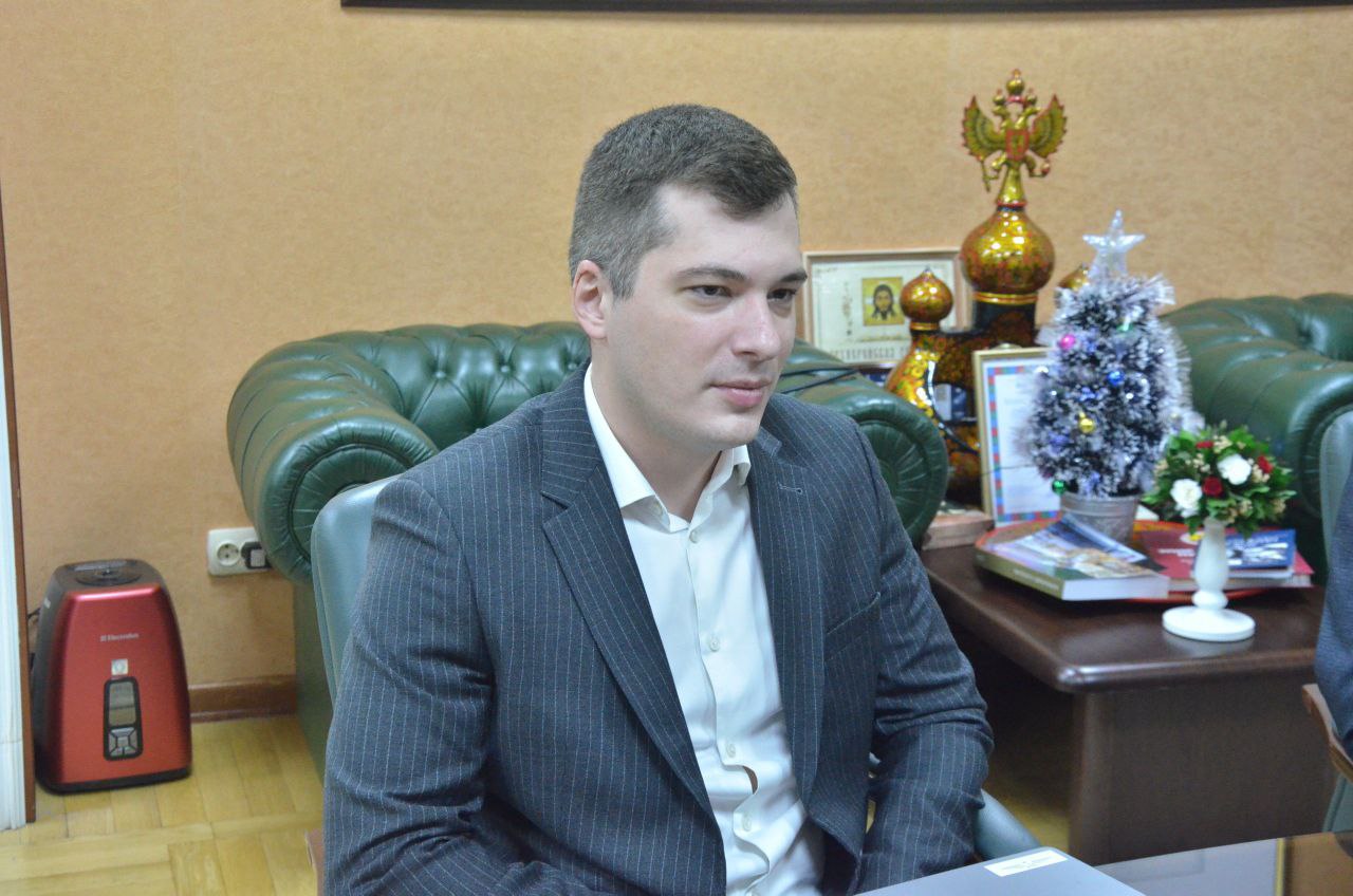 Леонид Черкесов: Провел рабочую встречу по развитию авиаперевозок с Генеральным директором Международного Аэропорта Чебоксары Русланом Минаевым и советником первого заместителя гендиректора ПАО «Аэрофлот» Денисом Бехером Леонид Черкесов: Провел рабочую встречу по развитию авиаперевозок с Генеральным директором Международного Аэропорта Чебоксары Русланом Минаевым и советником первого заместителя гендиректора ПАО «Аэрофлот» Денисом Бехером