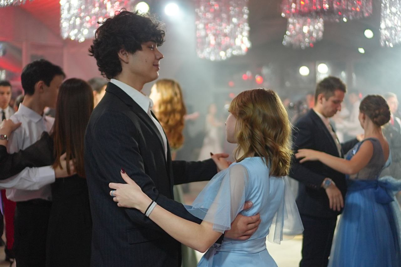 В Чебоксарах состоялся Новогодний молодежный бал, собравший более 250 активных молодых людей! В Чебоксарах состоялся Новогодний молодежный бал, собравший более 250 активных молодых людей!